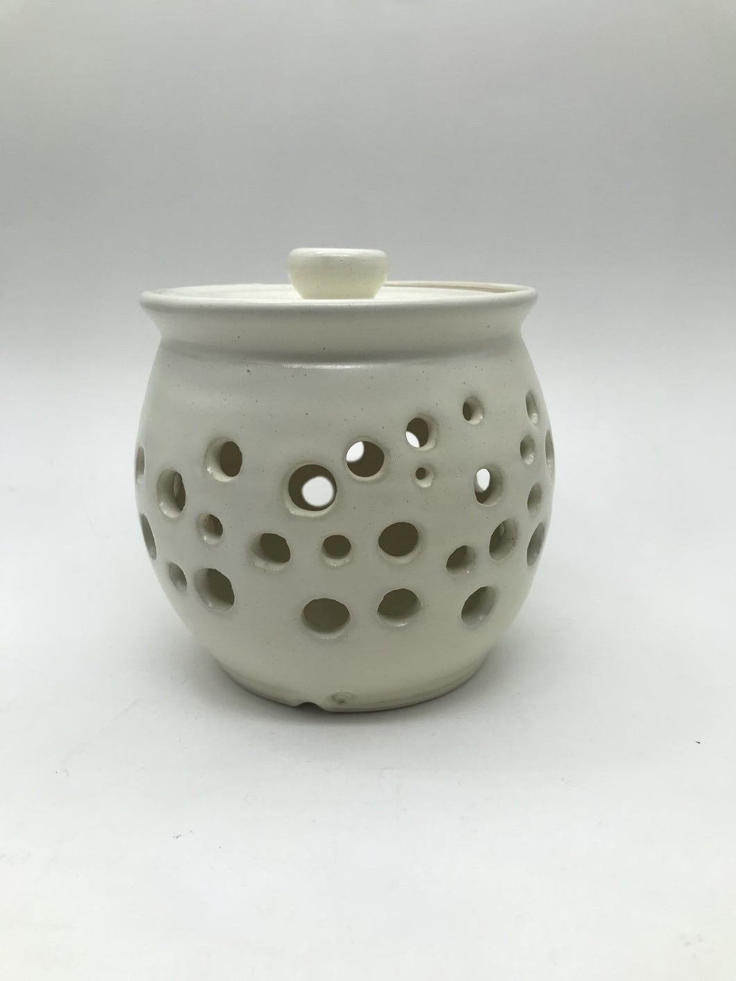 Elan Muir - Garlic Pot