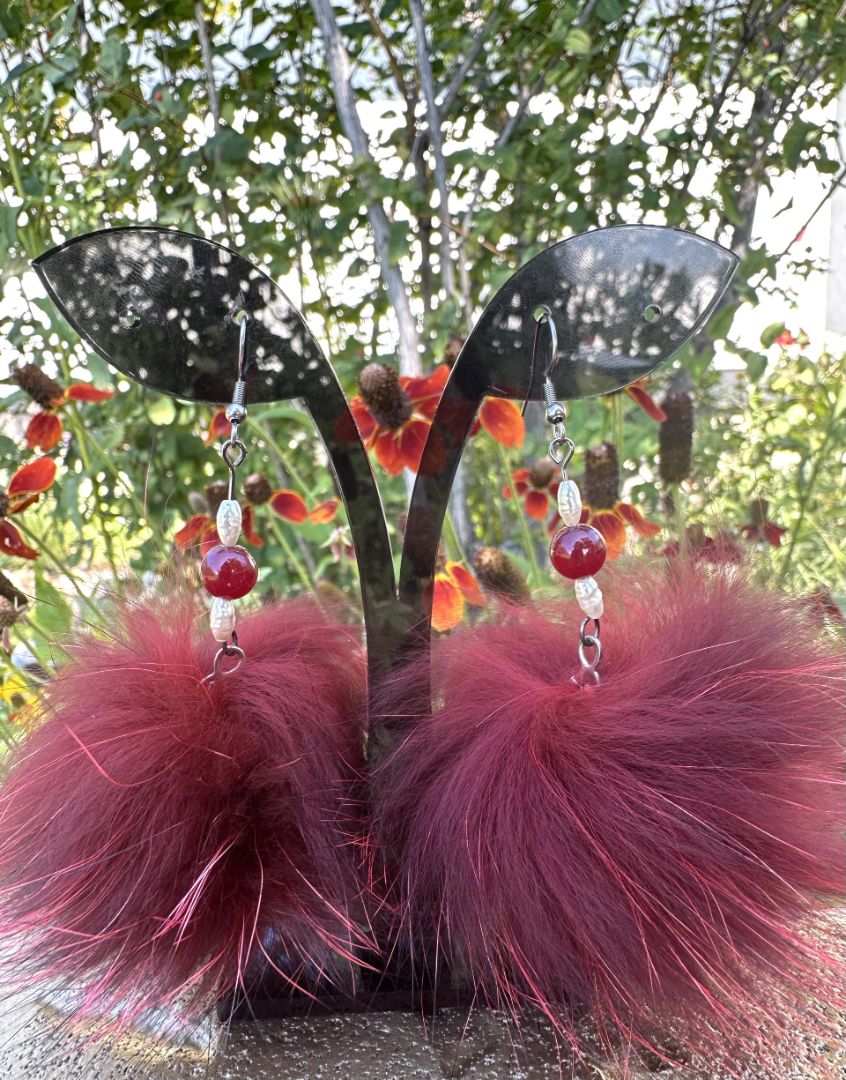 Jamie Rozema-Stinson (Ikkinaanskakii) - Earrings Red Jade and Fur