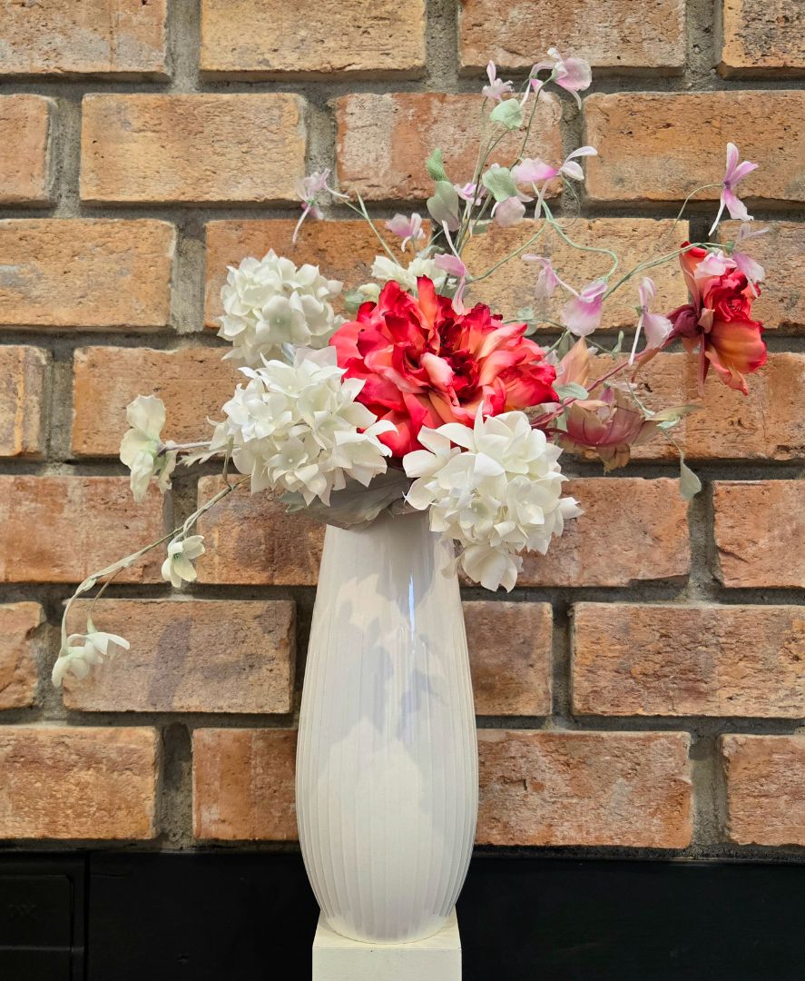 Svetlana Kandelaki - Bouquet Red