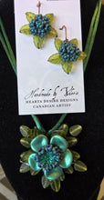 Load image into Gallery viewer, Valerie Unruh - Necklace Petals TL
