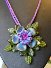Load image into Gallery viewer, Valerie Unruh - Pendant Petals PUBL
