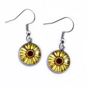 Kathy Lycka - Earrings Circle Yellow Daisy